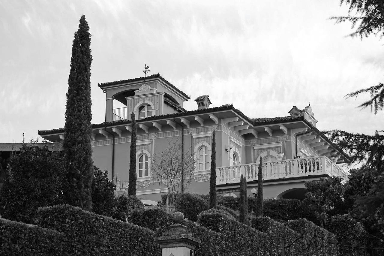 La Ribezza Boutique Hotel (Adults Only) Monforte dʼAlba Zewnętrze zdjęcie