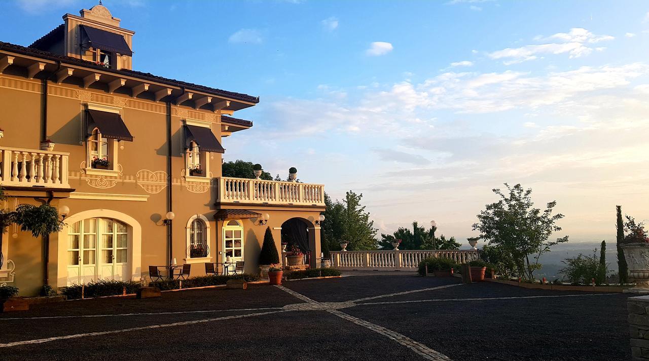 La Ribezza Boutique Hotel (Adults Only) Monforte dʼAlba Zewnętrze zdjęcie